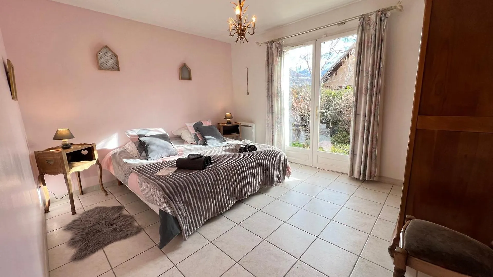 Maison Des Vignes Embrun Holiday home
