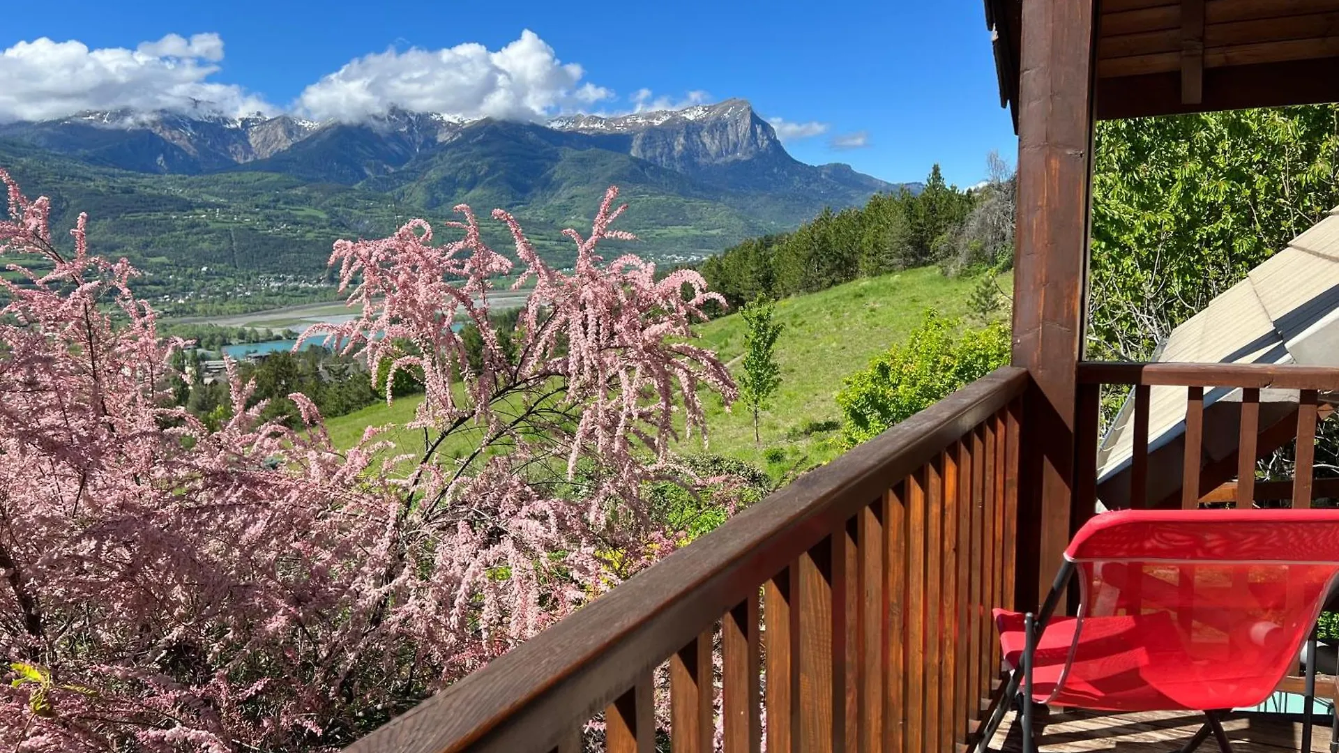 Holiday home Maison Des Vignes Embrun